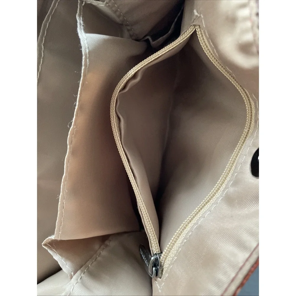 Pouchee wallet has